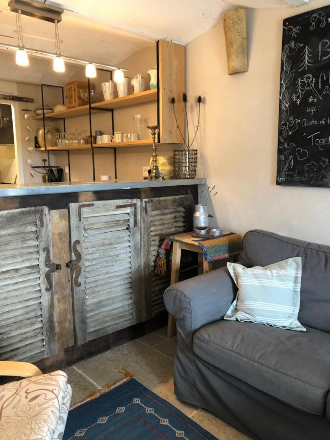 Vineyard Garden Studio Mont-Saint-Jean  المظهر الخارجي الصورة